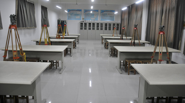 1661741712450969.jpg 9工程測(cè)量實(shí)訓(xùn)室.jpg